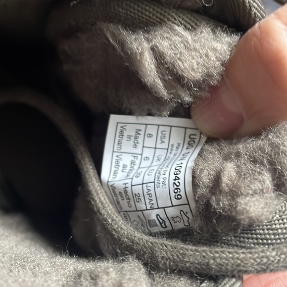 Brand new Ugg desert boots SOLD - Picture 9 of 11